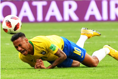 Neymar em jogo da seleção brasileira em jogo do Mundial da Rússia 2018. (Foto: AP)